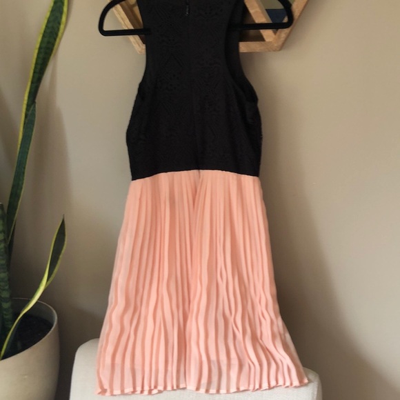 Socialite black and pink pleated dress - Picture 6 of 6
